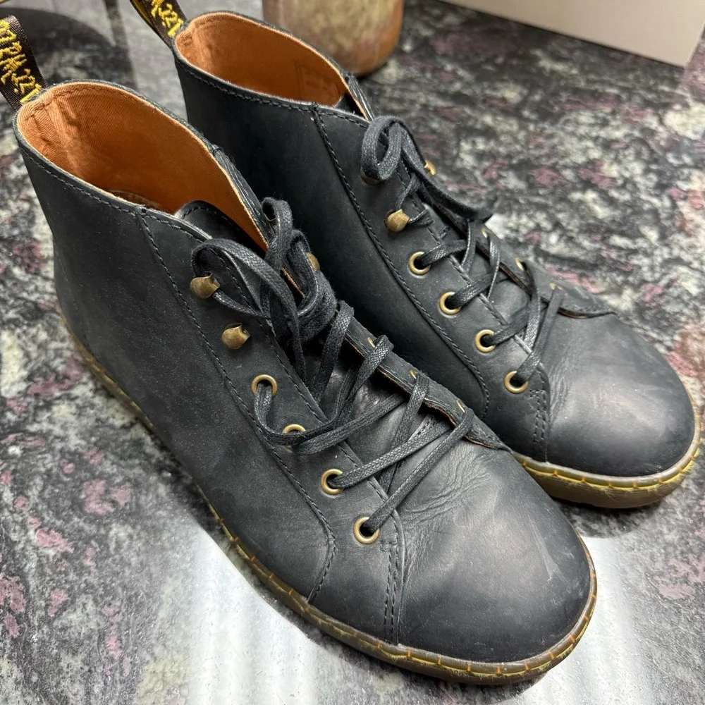 Dr. Martens Black Leather Ankle Boots Size 10 - Picture 5 of 7